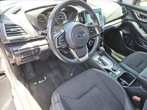 Used 2019 Subaru Forester Premium AWD/4WD image 9