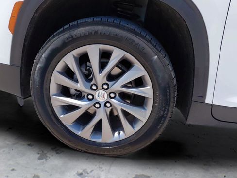 Used 2025 Buick Enclave Preferred AWD/4WD image 10