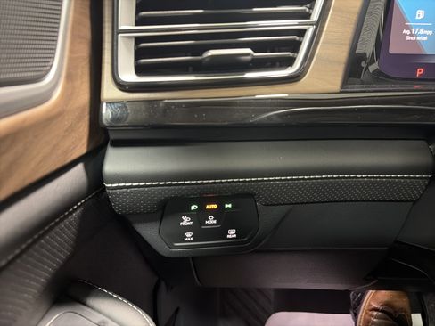 Certified 2026 Volkswagen Atlas SE AWD/4WD image 16
