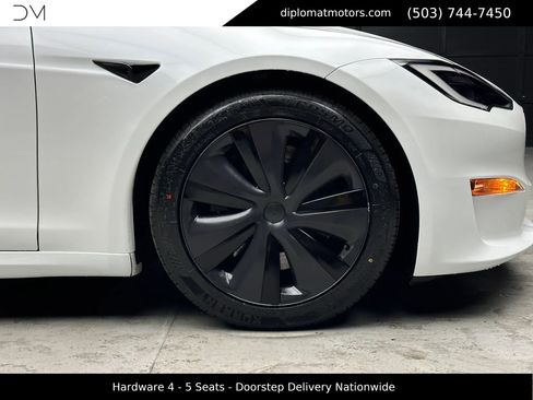 Used 2024 Tesla Model S image 40
