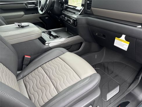 New 2026 Chevrolet Silverado 2500 ZR2 AWD/4WD image 40