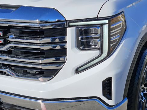 Used 2024 GMC Sierra 1500 SLT image 11