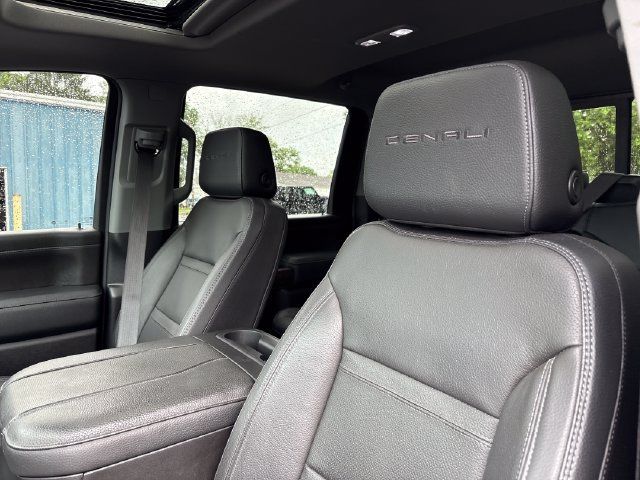 Used 2023 GMC Sierra 3500 Denali w/ Denali Black Diamond Edition AWD/4WD image 9