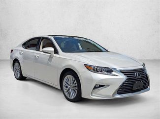 Used 2018 Lexus ES 350 w/ Luxury Package w/Wood Trim FWD video 3