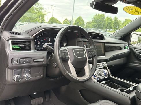Used 2023 GMC Yukon Denali RWD image 10
