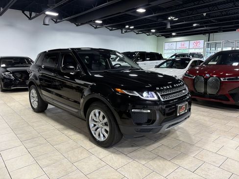 Used 2018 Land Rover Range Rover Evoque SE image 4