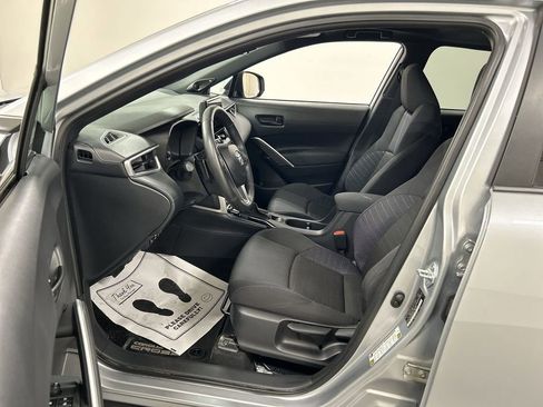 Used 2024 Toyota Corolla Cross AWD Hybrid w/ Moonroof Package image 9