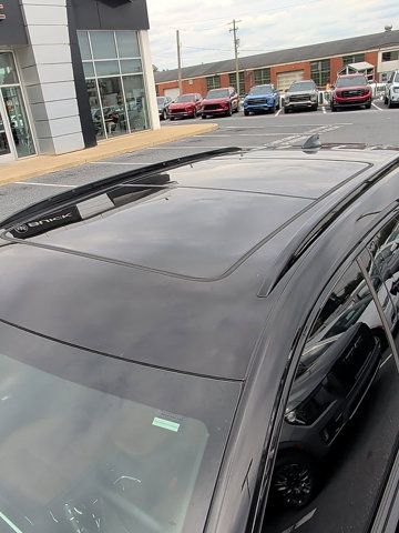 Used 2025 Cadillac XT5 Sportv w/ Technology Package AWD/4WD image 15