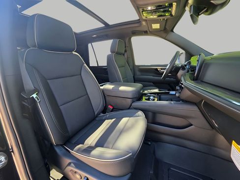 New 2026 Chevrolet Tahoe Premier w/ Sun And Tow Package AWD/4WD image 14