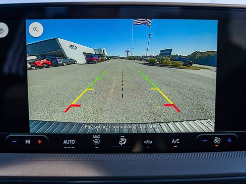 New 2025 Ford Maverick XL image 22