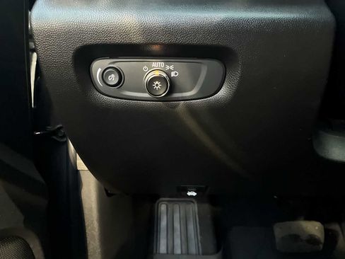 Certified 2023 Chevrolet Traverse RS image 18