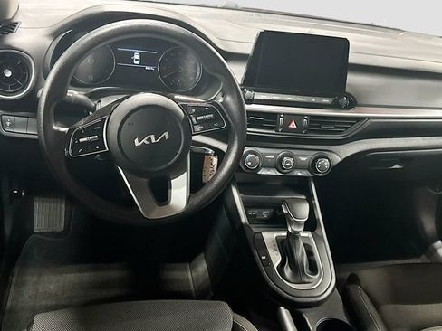 Used 2022 Kia Forte LXS FWD image 19