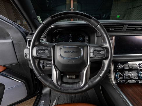 Used 2023 GMC Yukon Denali Ultimate image 18