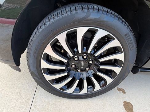Used 2024 Lincoln Navigator Black Label AWD/4WD image 13