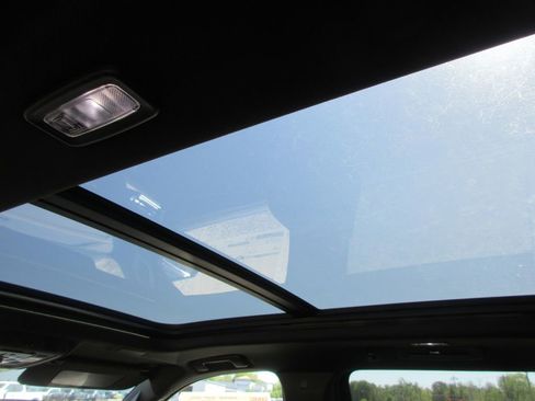 New 2026 GMC Yukon XL Denali AWD/4WD image 14