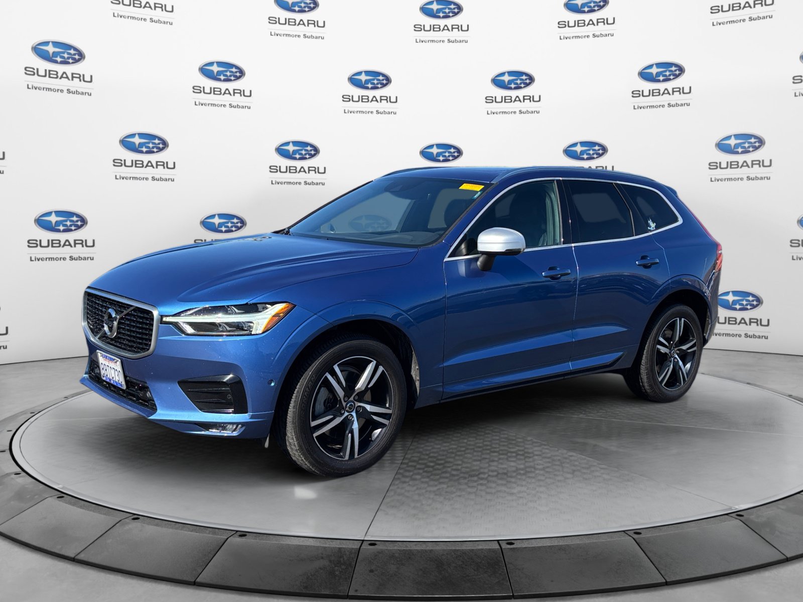 Used 2018 Volvo XC60 T6 R-Design w/ Convenience Package AWD/4WD image 2