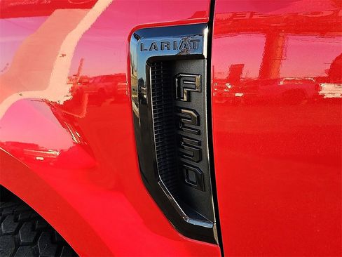 Used 2021 Ford F250 Lariat w/ Lariat Ultimate Package image 14