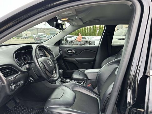 Used 2020 Jeep Cherokee Latitude Plus w/ Comfort/Convenience Group image 16