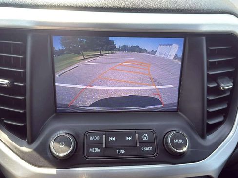 Used 2017 GMC Acadia SLT image 11