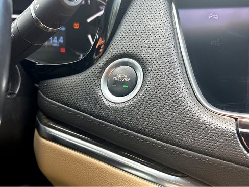 Used 2019 Cadillac XT5 FWD image 6