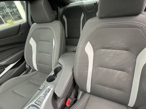 Used 2019 Chevrolet Camaro SS image 21