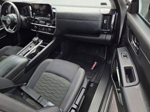 Used 2025 Nissan Pathfinder SV FWD image 7