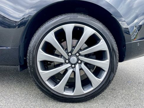 Used 2023 Land Rover Range Rover Long Wheelbase Autobiography image 10