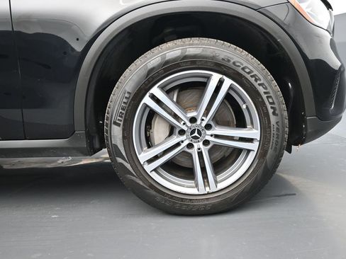 Used 2020 Mercedes-Benz GLC 300 4MATIC w/ Premium Package image 10