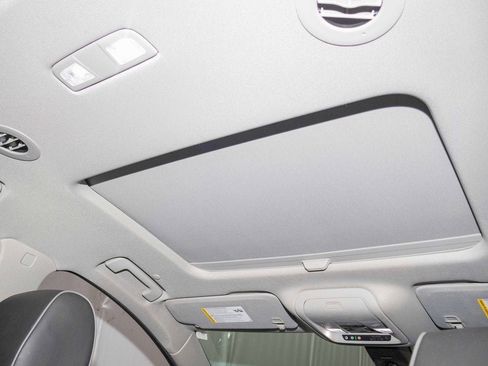 Used 2020 Buick Enclave Avenir w/ Avenir Technology Package image 27