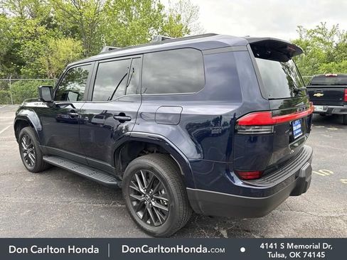 Used 2024 Lexus GX 550 w/ Cold Area Package image 6