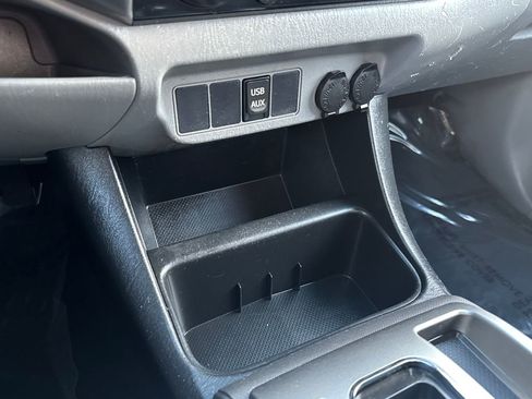 Used 2015 Toyota Tacoma 4x4 Access Cab V6 image 31