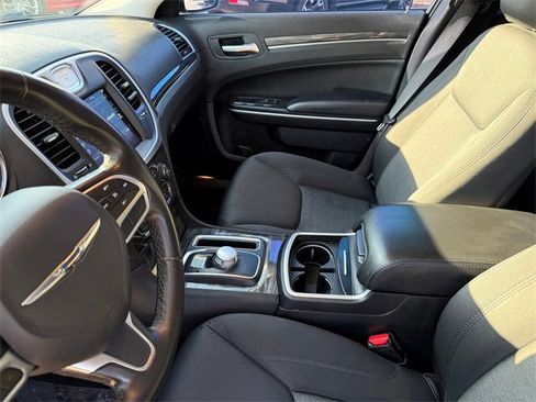 Used 2020 Chrysler 300 Touring w/ Sport Appearance Package image 9
