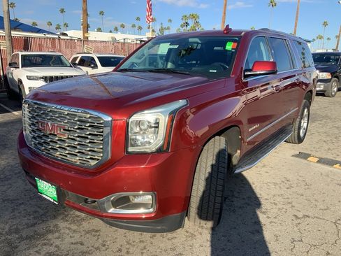 Used 2020 GMC Yukon XL Denali image 3