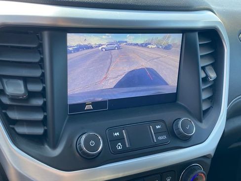Certified 2023 GMC Acadia SLT AWD/4WD image 11