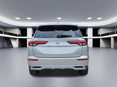 Used 2024 Mitsubishi Outlander SE FWD image 5