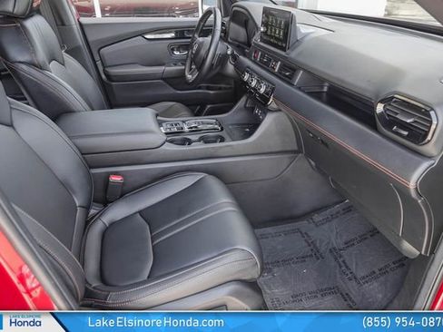 Certified 2025 Honda Pilot TrailSport image 18