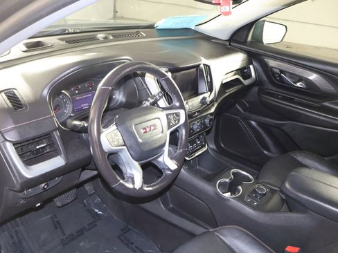 Used 2021 GMC Terrain SLT image 2