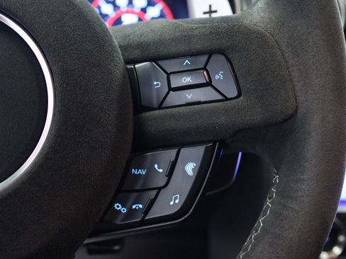 Used 2021 Ford Mustang Shelby GT500 w/ Technology Package image 19