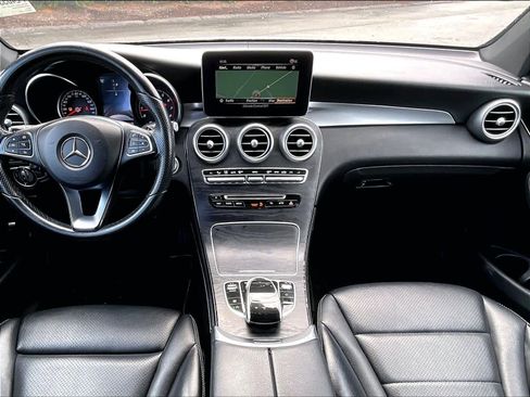 Used 2017 Mercedes-Benz GLC 300 4MATIC image 18