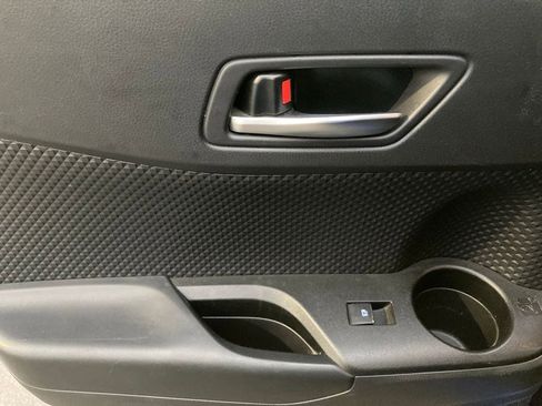 Used 2019 Toyota C-HR XLE image 11