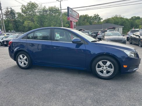 Used 2013 Chevrolet Cruze LT FWD image 2