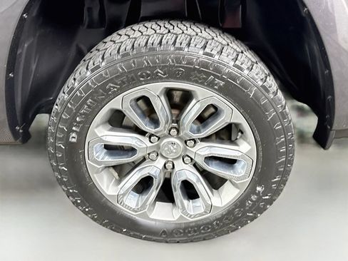 Used 2020 RAM 1500 Laramie w/ Sport Appearance Package AWD/4WD image 33