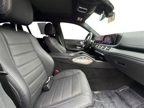 Used 2024 Mercedes-Benz GLS 450 4MATIC image 17