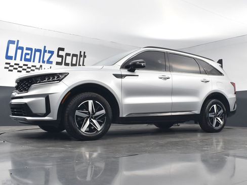 Used 2021 Kia Sorento S FWD image 18