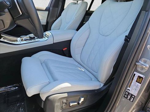 Used 2026 BMW X5 xDrive40i w/ Executive Package AWD/4WD image 17