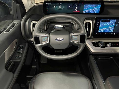 Used 2025 Ford Expedition Active AWD/4WD image 49