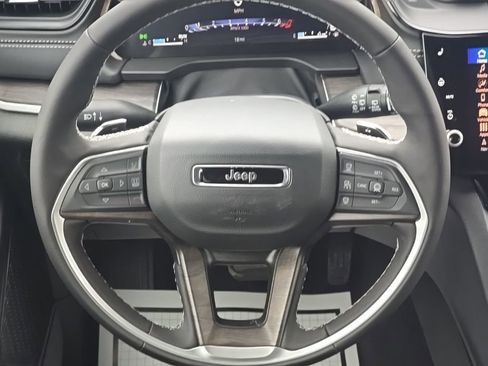 New 2026 Jeep Grand Cherokee L 4WD image 24