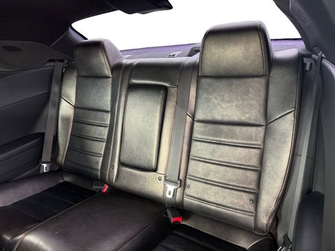 Used 2014 Dodge Challenger R/T RWD image 9