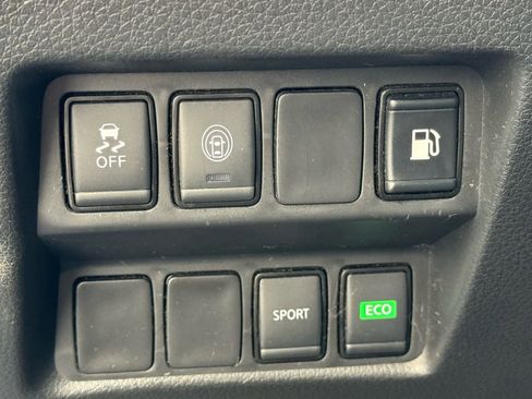 Used 2020 Nissan Rogue S image 9