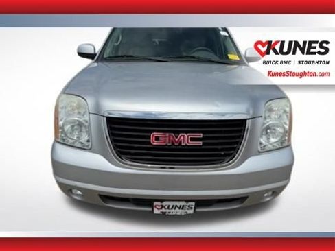 Used 2012 GMC Yukon SLT w/ SLT-2 Equipment Package AWD/4WD image 2